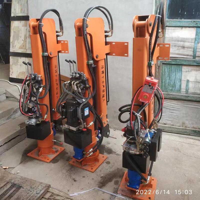 乌日区重汽蓝牌随车吊 3.2吨 国六动力强 液压驱动 农用自卸起重机